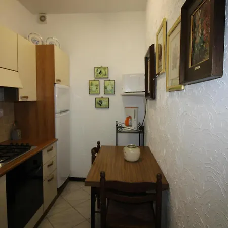 Apartment Grifeu 4 - Situado Muy Cerca De La Playa De Cap Ras, 4 Personas - Es-228-194