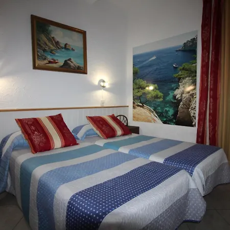 Apartment Grifeu 4 - Situado Muy Cerca De La Playa De Cap Ras, 4 Personas - Es-228-194 Llanca