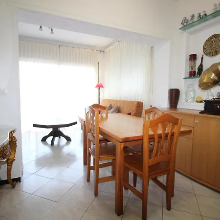 Grifeu 4 - Situado Muy Cerca De La Playa De Cap Ras, 4 Personas - Es-228-194 *